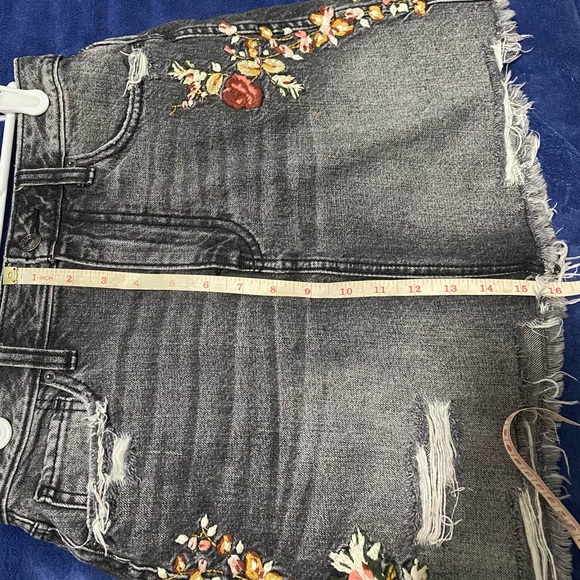 Abercrombie embroidered denim mini skirt - Picture 3 of 5